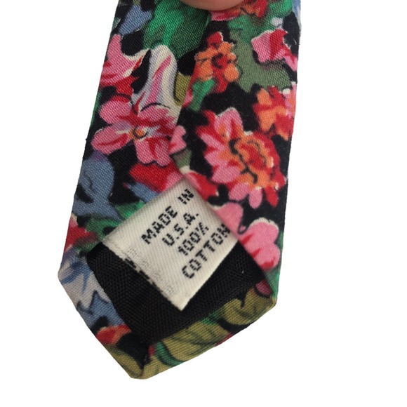 FLING Floral Necktie - Picture 2 of 5